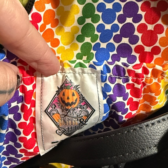 NWOT LOVE PAIN STITCHES MEANIE CROSSBODY W/SPECIAL LINER - Picture 3 of 7